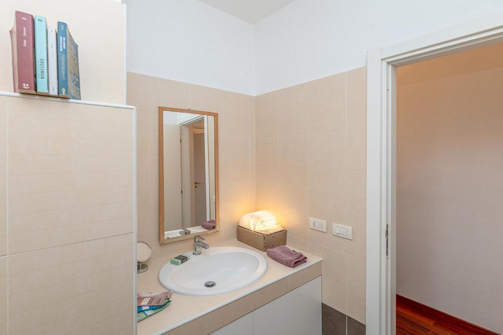 Bright And Quiet Close To Fair Apartment