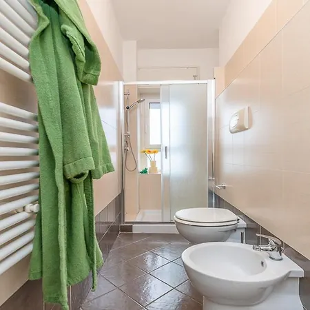 Bright And Quiet Apartment Close To Milan Fair Exterior photo